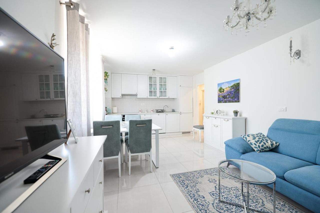 Two Bedroom Apartment With A Balcony Relja Zára Kültér fotó
