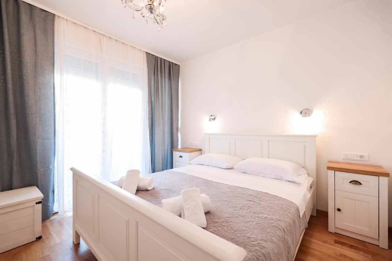 Two Bedroom Apartment With A Balcony Relja Zára Kültér fotó