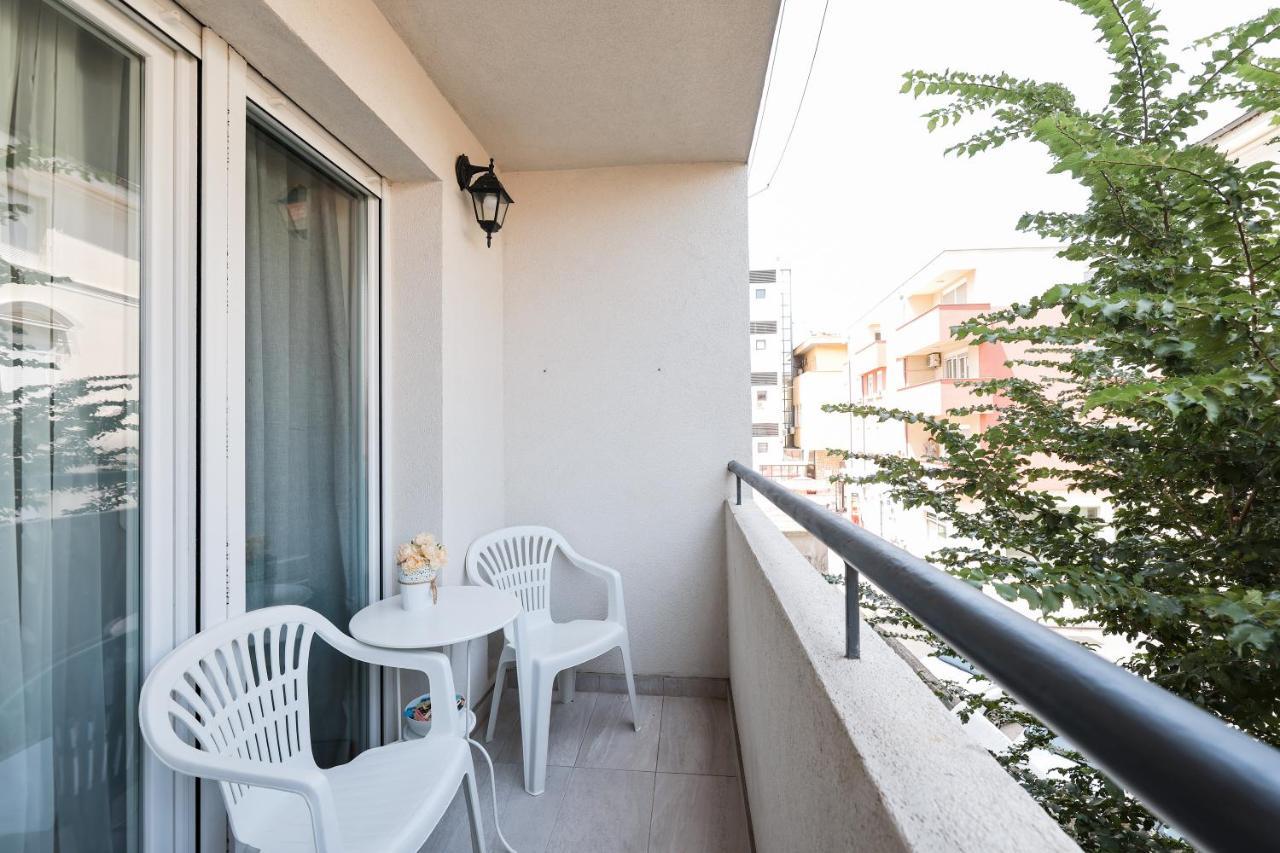 Two Bedroom Apartment With A Balcony Relja Zára Kültér fotó
