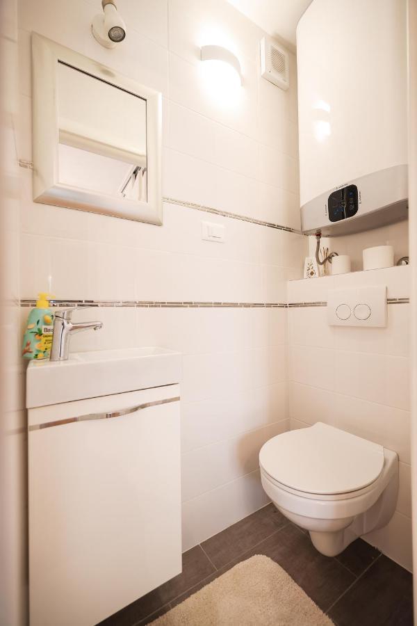 Two Bedroom Apartment With A Balcony Relja Zára Kültér fotó