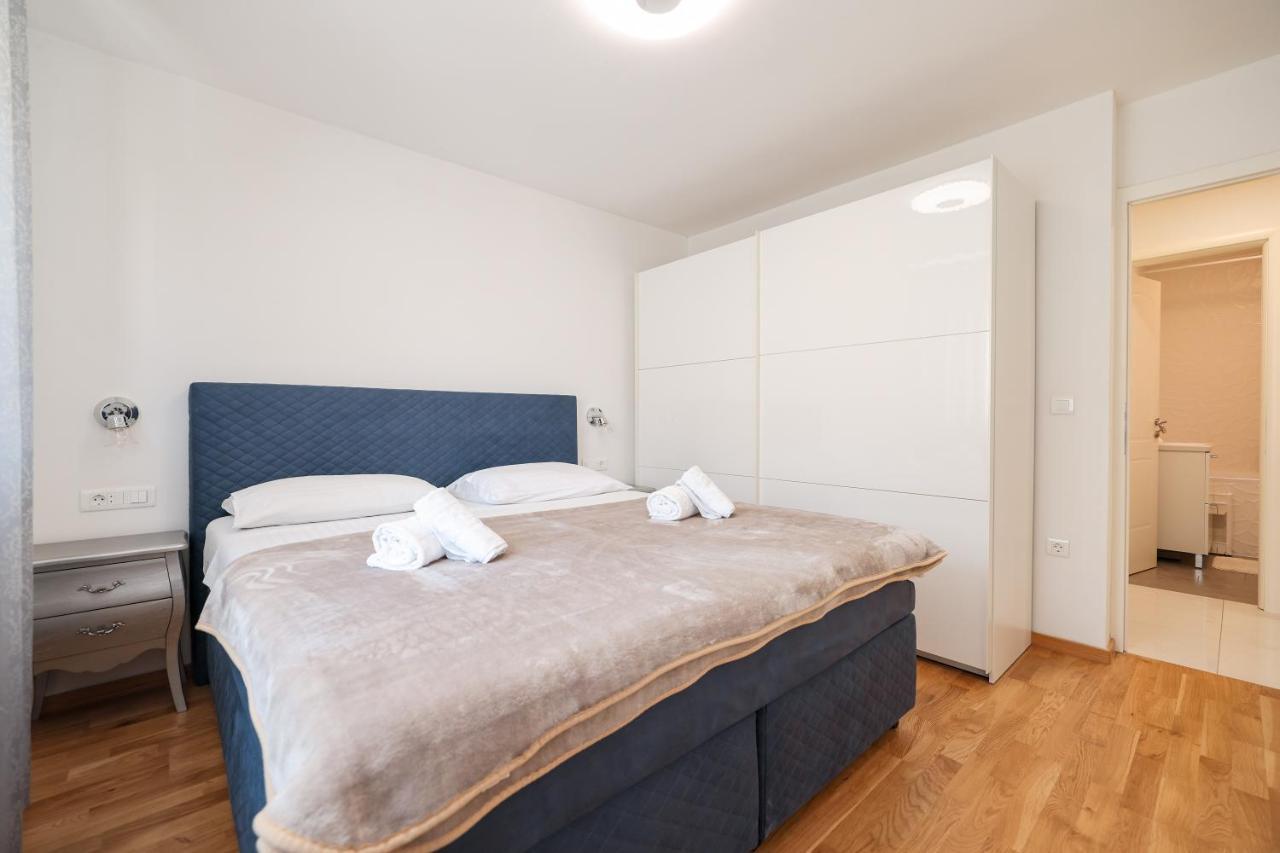 Two Bedroom Apartment With A Balcony Relja Zára Kültér fotó