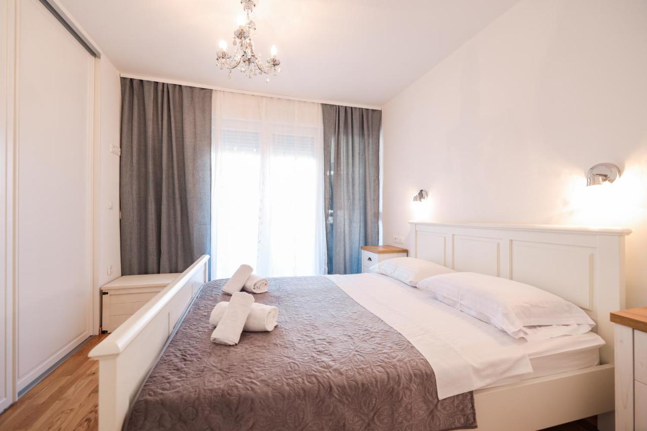 Two Bedroom Apartment With A Balcony Relja Zára Kültér fotó