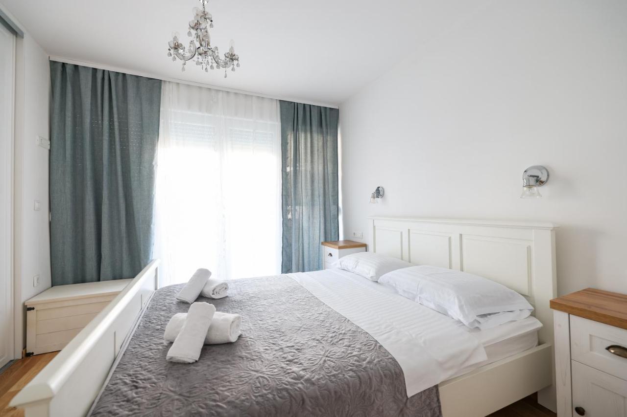 Two Bedroom Apartment With A Balcony Relja Zára Kültér fotó